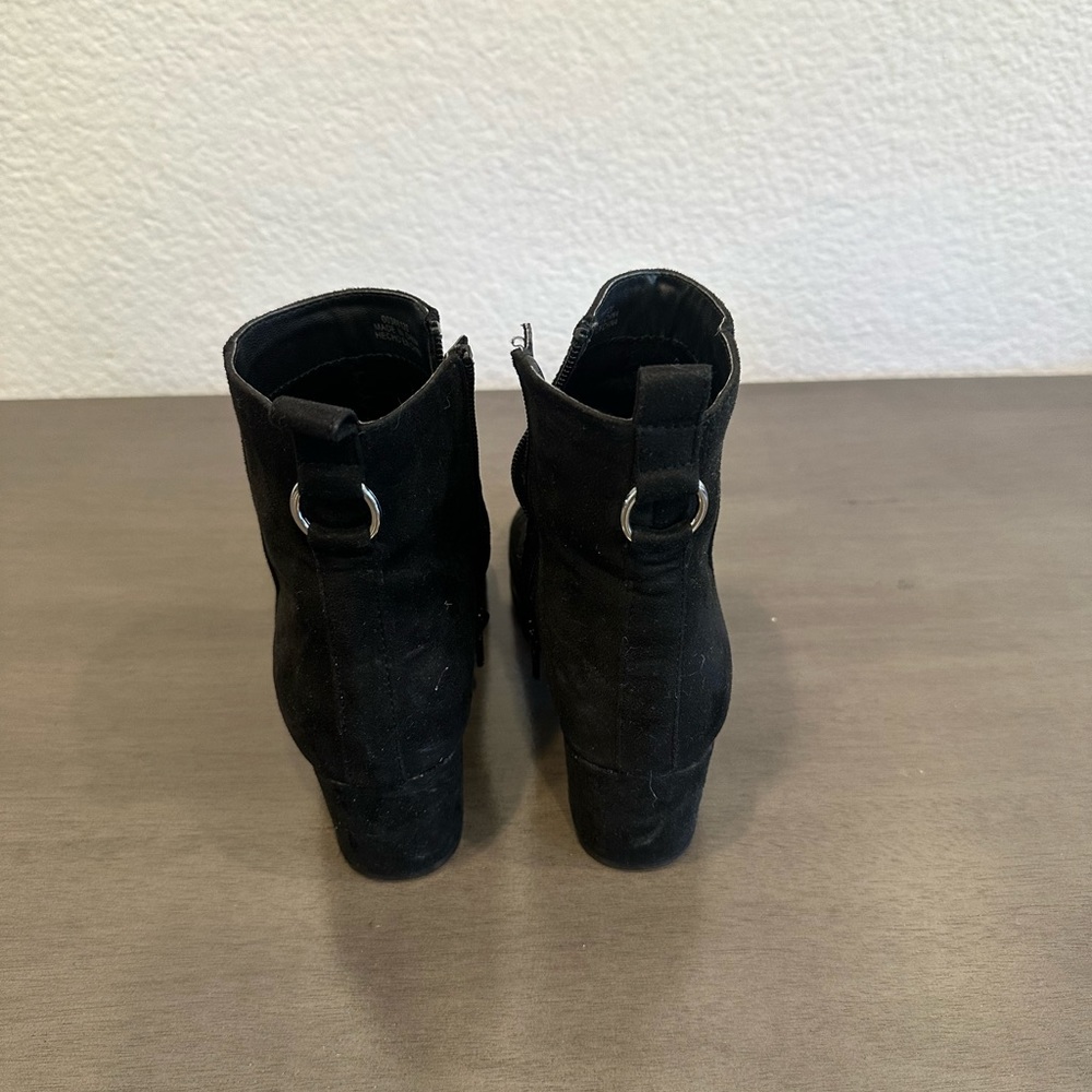 Forever 21 boots - Picture 3 of 7